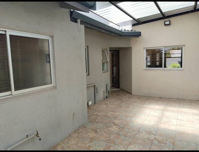 3 BEDROOM HOUSE FOR SALE IN GLEN MARAIS